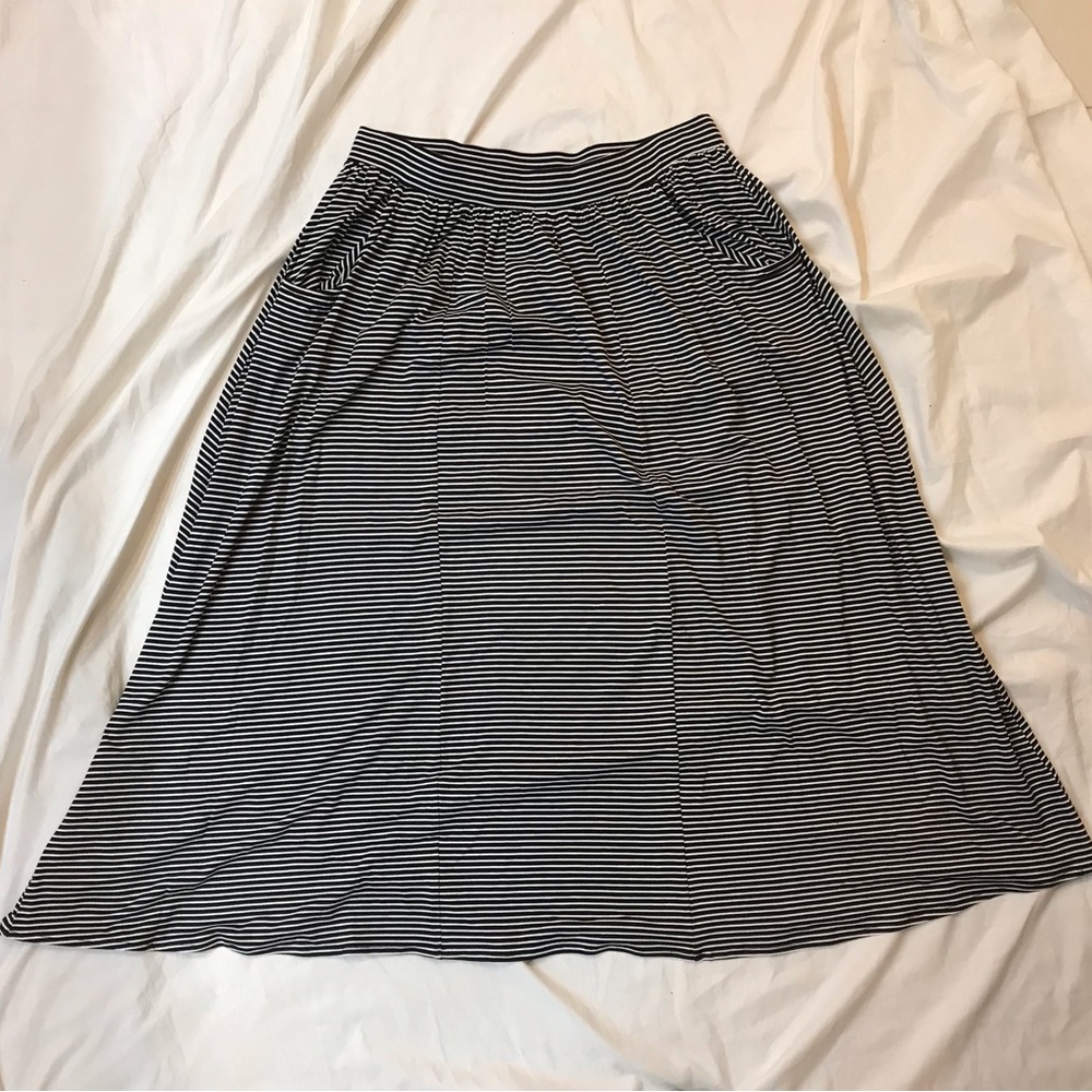 Coldwater Creek Medium Petite Long Beautiful Skirt with Pockets